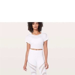 NWOT Lululemon White Wunder Under Hi Rise
28" Mesh Tight Size '4'